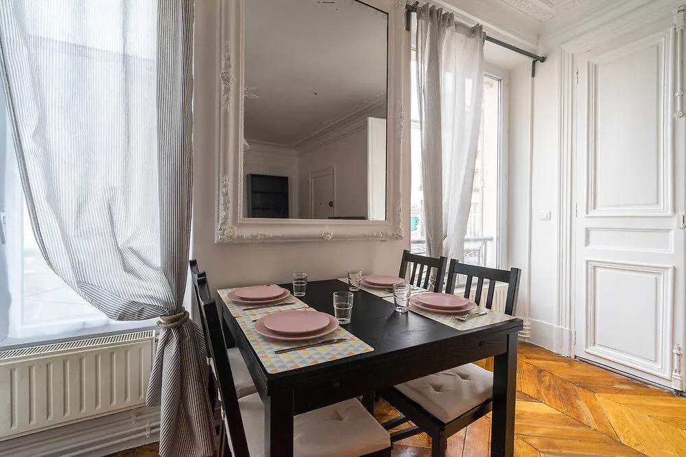 Cosy Bastille Апартаменты *